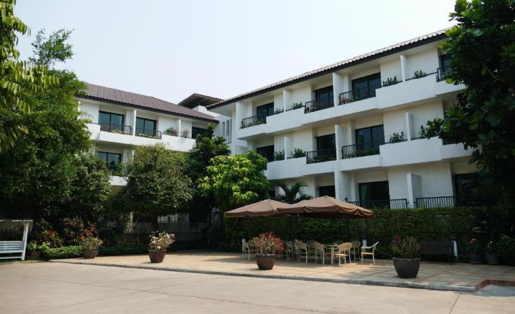 Baan Nan B&B Hotel Bagian luar foto